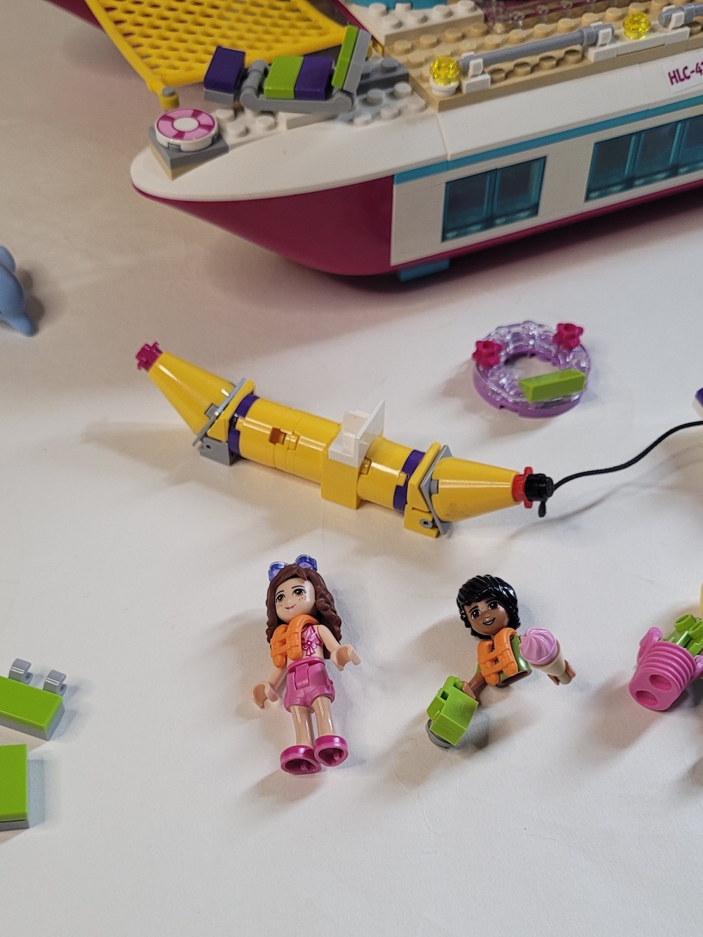 LEGO Friends Sunshine Catamaran set, model number 41317 - Picture 3 of 14